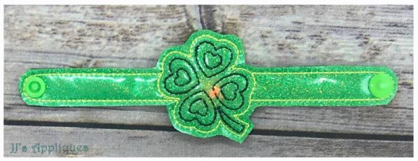 Flashing Shamrock Love Bracelet