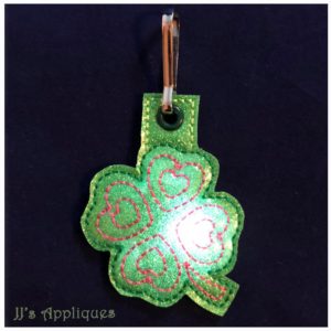 Flashing Shamrock Love Zipper Pull