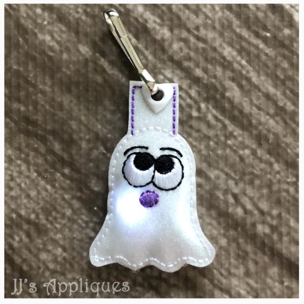 Flashing Ghost Zipper Pull